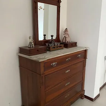 Lella's Куарту-Сант'Элена